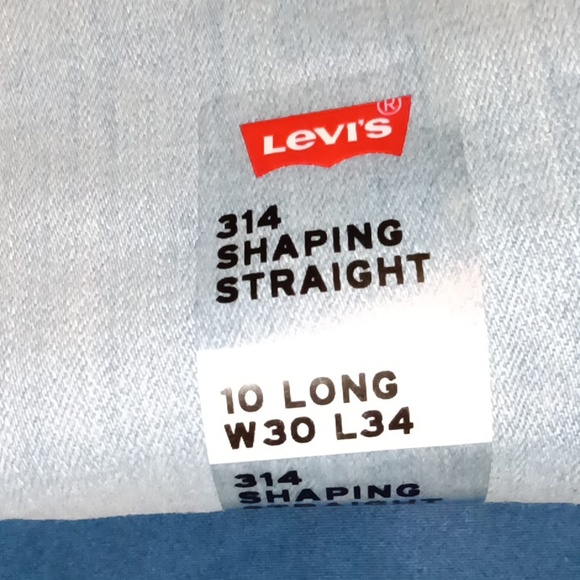 Levis - Picture 2 of 3